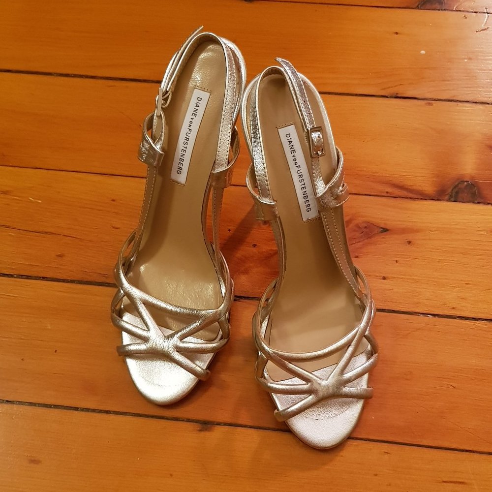 Diane Von Furstenberg DVF Silver Upton Sandals